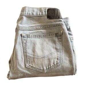 Bullhead Women’s very light wash skinny ripped jeans 30 X32